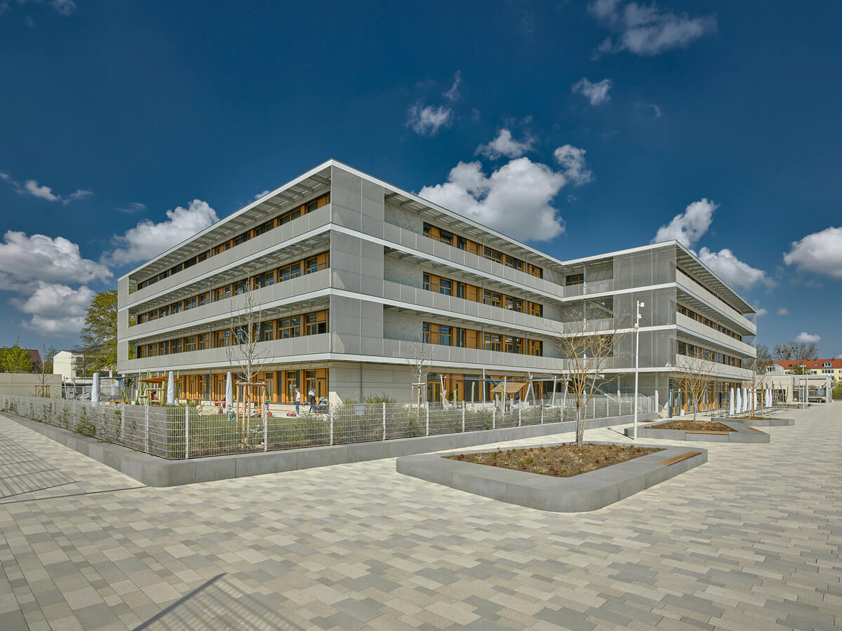 Neubau Dreifachsporthalle, beruflicher Schule und eines Hauses für Kinder in Ramersdorf-Perlach